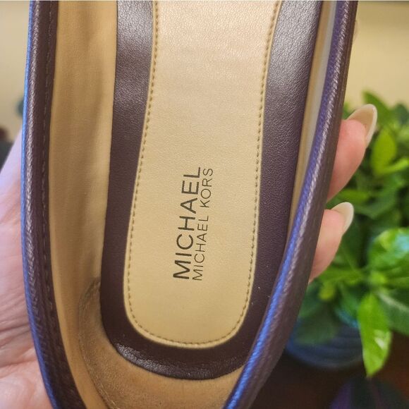 Michael Kors Flats. Size 7. - Picture 4 of 7